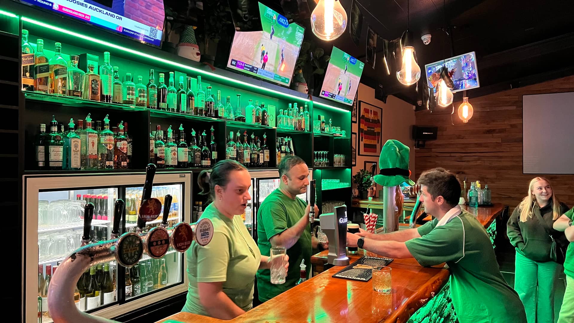 The Top Pub scene 3